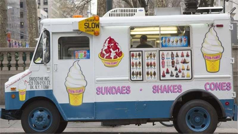 Electric Street Fast Food Cart Ice Cream Vending Truck Mobile Vintage Car Hot Dog Kitchen Trailer Van