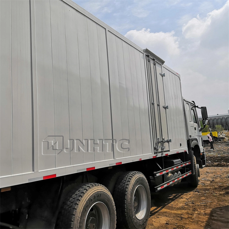 Cheap Price HOWO Brand 10 Wheels 25ton 30ton HOWO Van Truck Box Cargo Truck Price